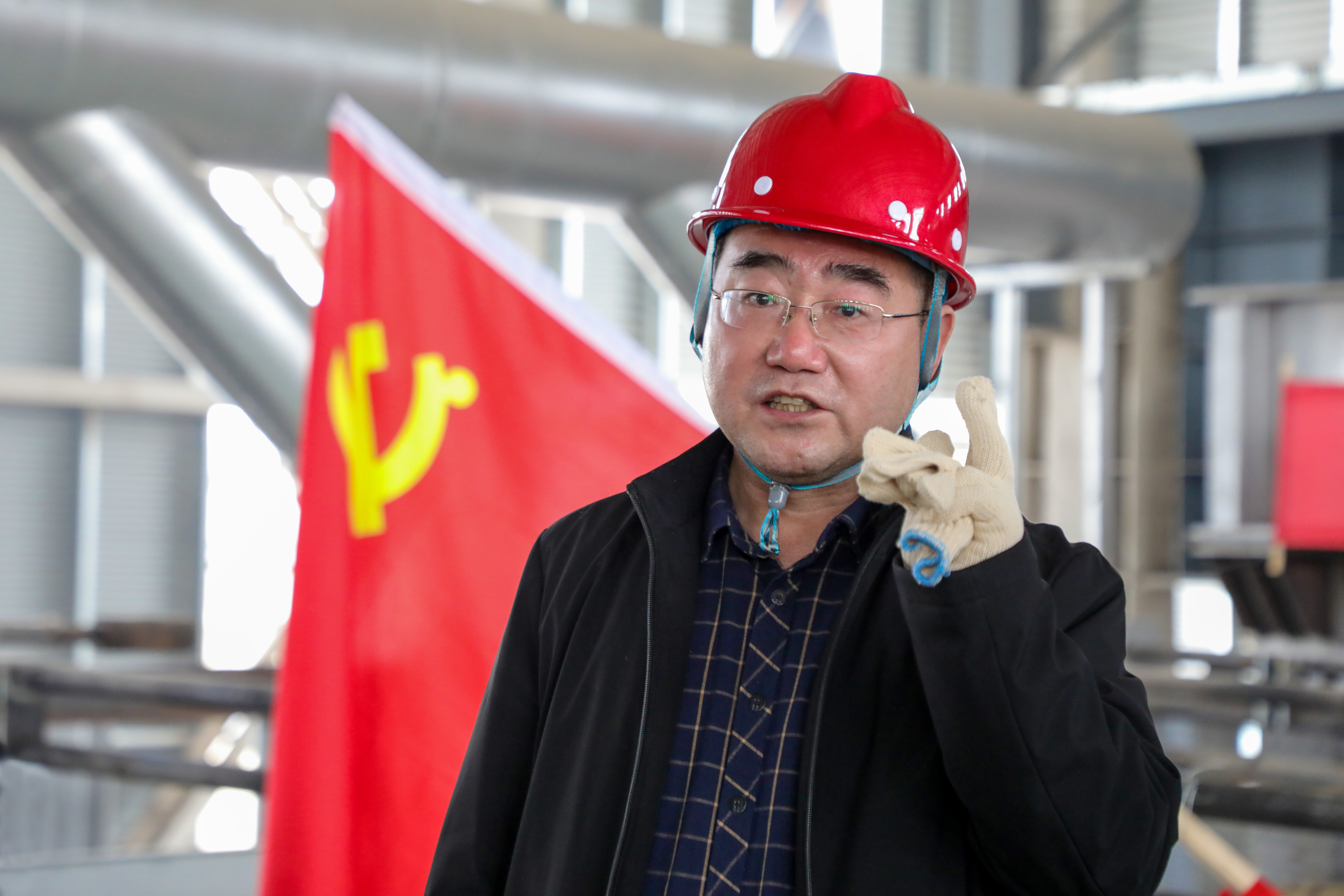 重要進展!許昌安彩熔窯大碹順利合攏