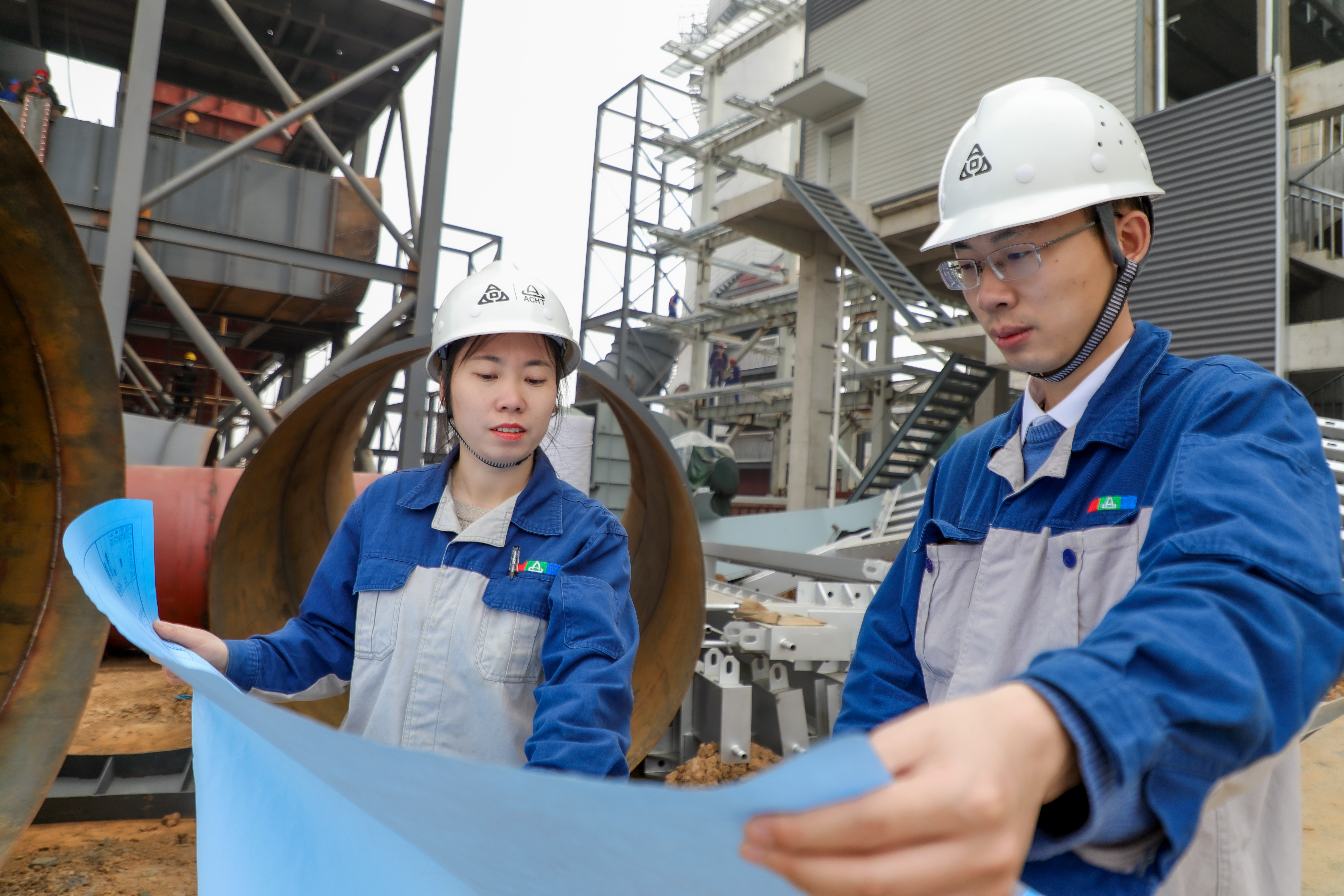 安彩“她”力量｜余艷梅：每當(dāng)想起她，梅花便落滿了南山